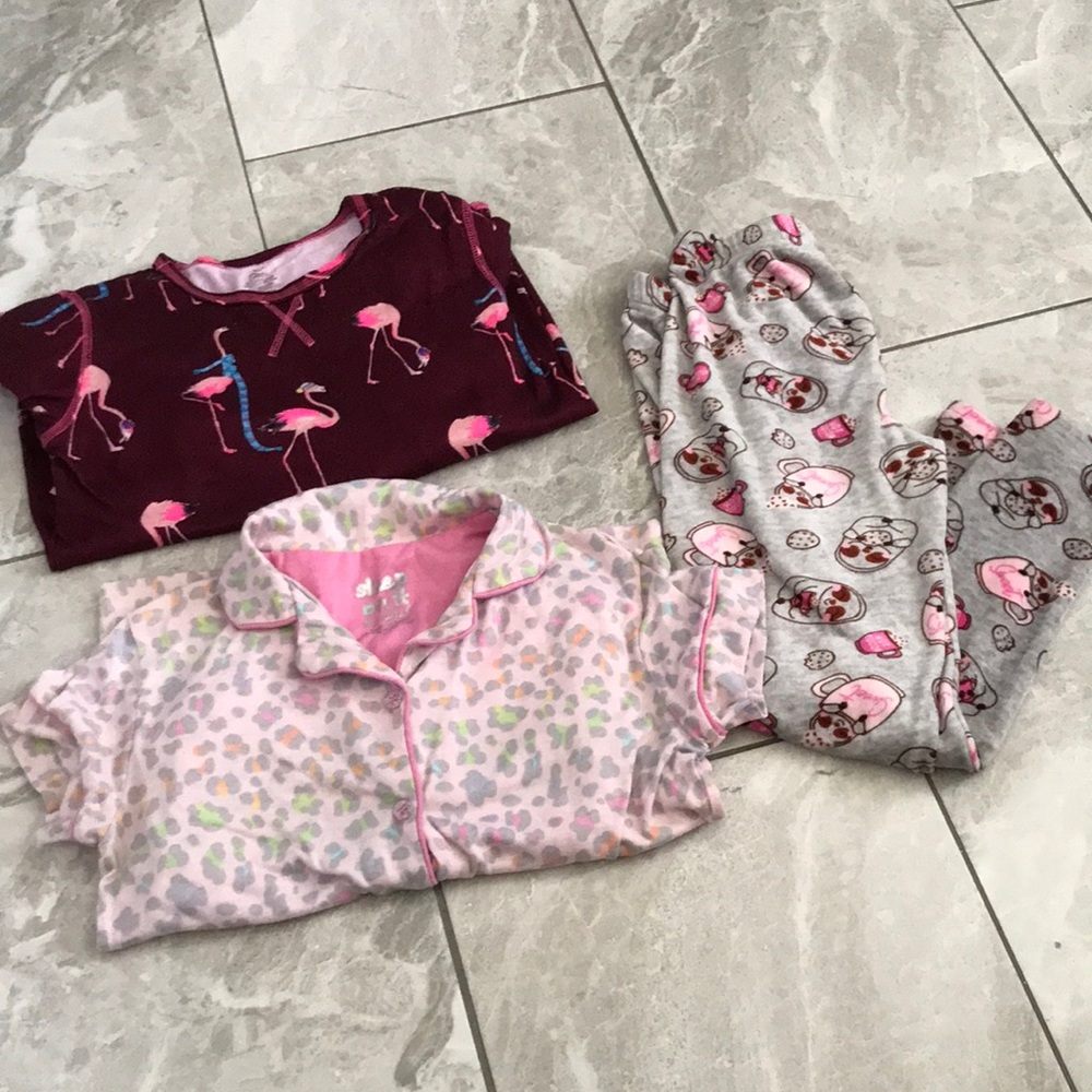 GIRLS - Sleep and Loungewear / Bundle of Five Pieces | M 10-12